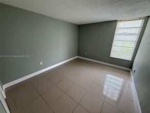 8870 Fontainebleau Blvd, Unit 103 in Miami, FL - Building Photo - Building Photo