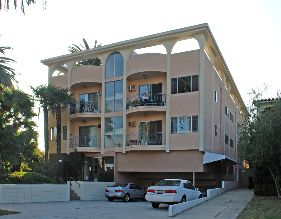 1551 S Sherbourne Dr in Los Angeles, CA - Foto de edificio