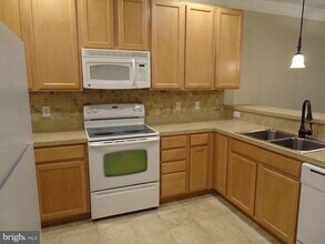 101 Colonial Downs Ct in Newark, DE - Building Photo - Building Photo