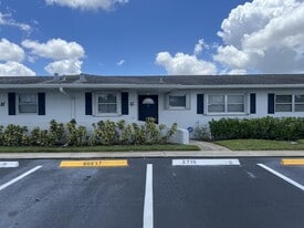 2716 Emory Dr E in Lake Worth, FL - Building Photo