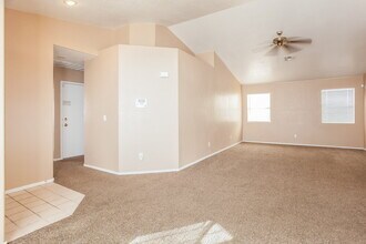 7260 Golden Star Ave in Las Vegas, NV - Building Photo - Building Photo