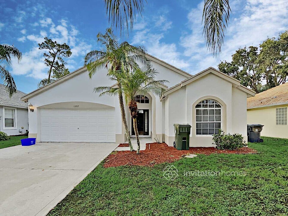 13282 Blue Diamond Pl in Wellington, FL - Building Photo