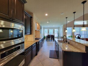 715 Charleston Heights Ln in Sugar Land, TX - Foto de edificio - Building Photo