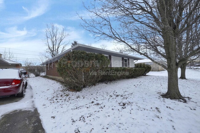 1638 Parkinson Dr in Reynoldsburg, OH - Building Photo - Building Photo