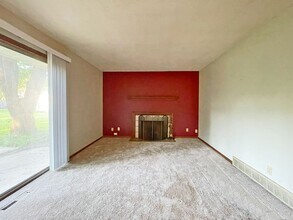 32 Woodpecker Ridge Rd in Tonka Bay, MN - Building Photo - Building Photo