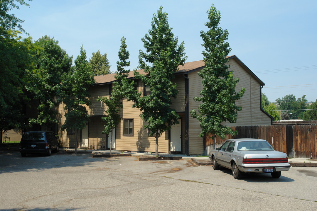 Heron Hollow Apartments in Boise, ID - Building Photo