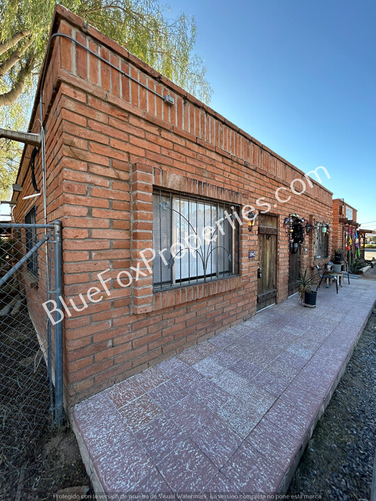 1942 E Prince Rd in Tucson, AZ - Foto de edificio