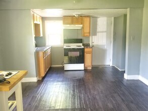 8200 Wayne Ave in Kansas City, MO - Building Photo - Building Photo