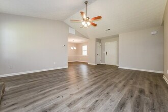 65 Mallie Ct in Hampton, GA - Building Photo - Building Photo