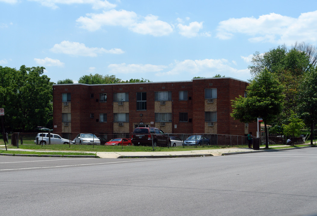 4725 Minnesota Ave NE in Washington, DC - Foto de edificio