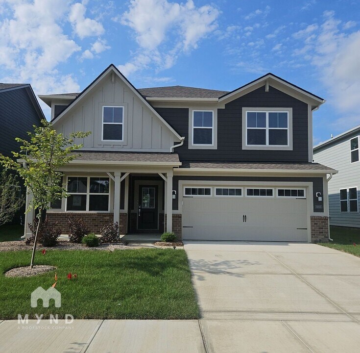 16935 Sandhurst Pl in Westfield, IN - Building Photo