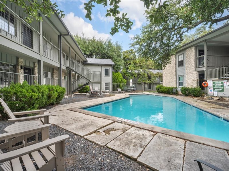 2303 East Side Dr, Unit 109 in Austin, TX - Building Photo