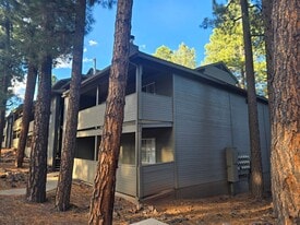 1385 W University Ave in Flagstaff, AZ - Building Photo