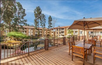 1855 Diamond St, Unit 114 in San Diego, CA - Building Photo - Building Photo