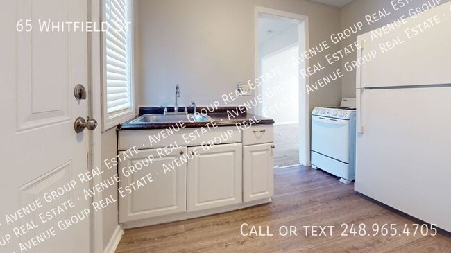 65 Whitfield St in Pontiac, MI - Building Photo - Building Photo