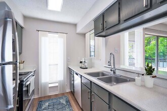 Hunters Glen in Plano, TX - Foto de edificio - Building Photo