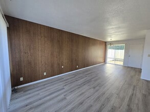 873 NE Alameda Ave in Roseburg, OR - Building Photo - Building Photo