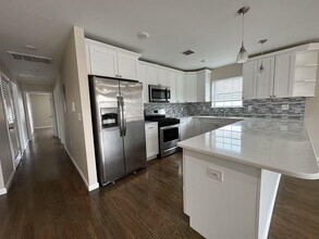 43 W 49th St in Bayonne, NJ - Building Photo - Building Photo