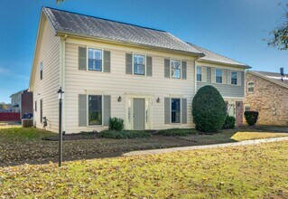 1305 General George Patton Rd in Nashville, TN - Foto de edificio - Building Photo