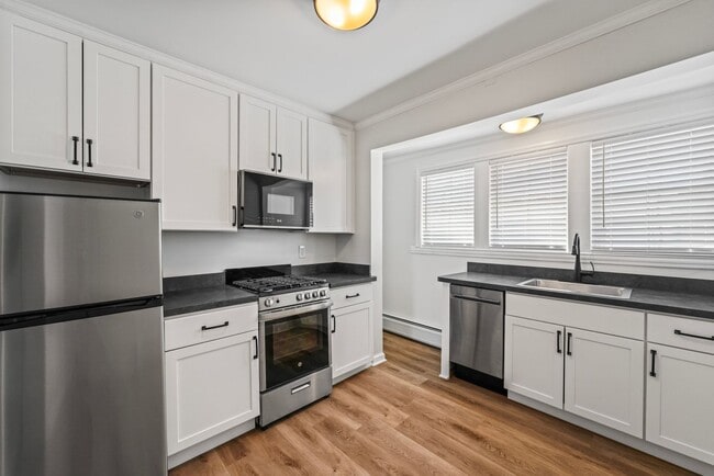 35 Saratoga Ave