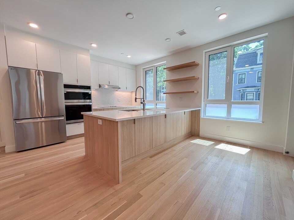 213 Harvard St, Unit 3 in Cambridge, MA - Foto de edificio
