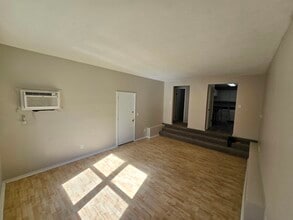 949 Pleasant Valley Rd #8-4, Unit c/o 217 DRT LLC in South Windsor, CT - Building Photo - Building Photo