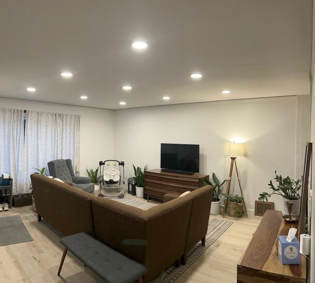 2717 NE Weidler St in Portland, OR - Building Photo - Building Photo