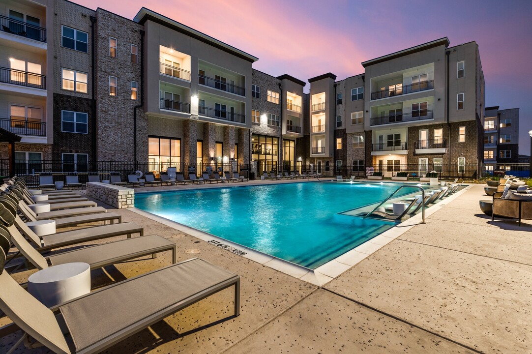 Alpine Ten55 in Celina, TX - Foto de edificio