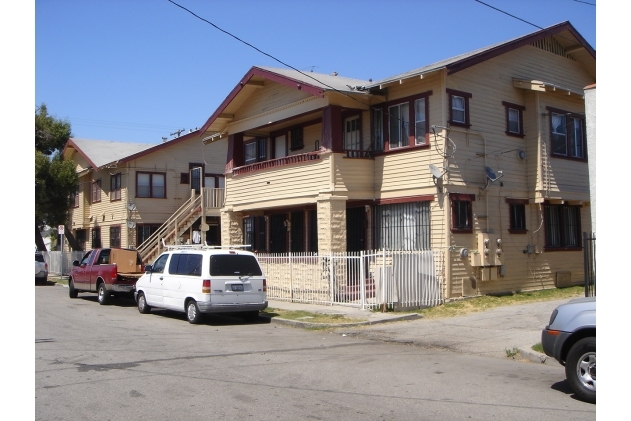 4106 Naomi Ave (1220 E 41st) in Los Angeles, CA - Building Photo - Building Photo