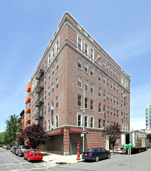 425 Keap St in Brooklyn, NY - Building Photo