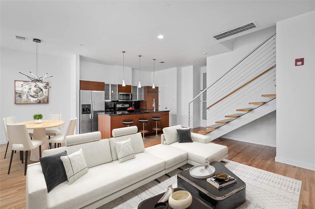 5712 Winsome Ln in Houston, TX - Building Photo
