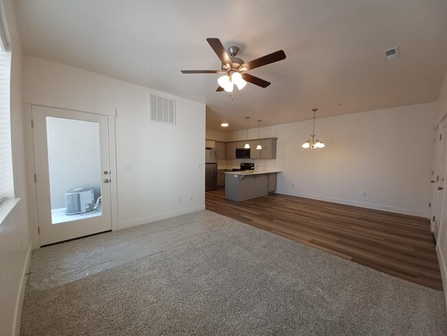 1984 3410 N in Lehi, UT - Building Photo - Building Photo