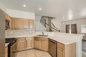 8729 Horizon Wind Ave in Las Vegas, NV - Building Photo - Building Photo