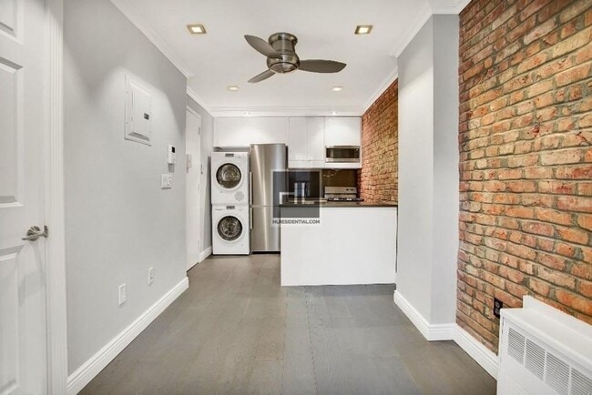 E 5TH ST., Unit 3B in New York, NY - Foto de edificio - Building Photo