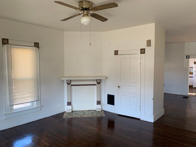 717 E Center St, Unit 717 1/2 in Marion, OH - Building Photo - Building Photo