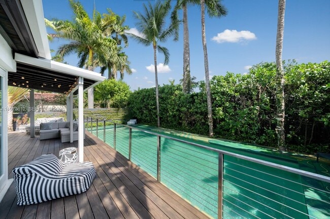 property at 114 5th Dilido Terrace