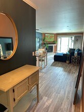 5520 Owensmouth Ave in Los Angeles, CA - Building Photo - Building Photo