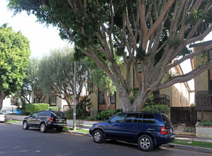 1828-1838 Barry Ave in Los Angeles, CA - Building Photo - Building Photo