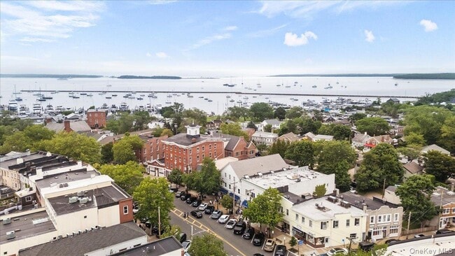 36 Main St in Sag Harbor, NY - Building Photo - Building Photo