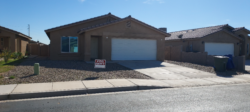 7031 E 38th St in Yuma, AZ - Building Photo