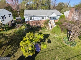 3931 Dominion Dr in Dumfries, VA - Building Photo