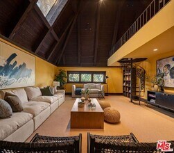 617 N Alpine Dr in Beverly Hills, CA - Building Photo - Building Photo