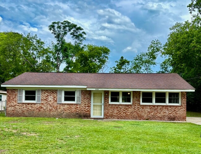 property at 3330 Karian Dr