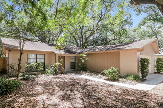 14708 Oak Vine Dr in Lutz, FL - Building Photo - Building Photo