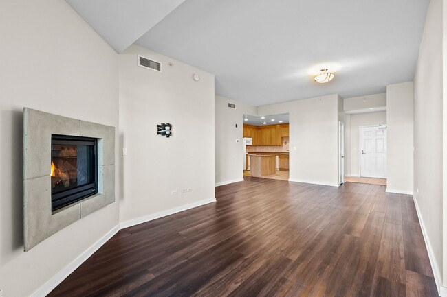property at 4875 S Monaco St