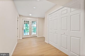 7029 Clifton Knoll Ct in Alexandria, VA - Building Photo - Building Photo