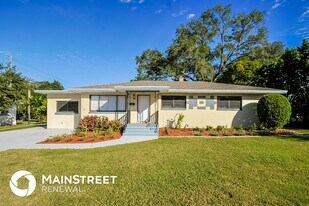 717 Bonnie Dr in Lakeland, FL - Building Photo