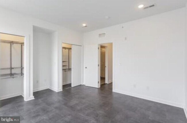 1154 S Sydenham St, Unit 2 in Philadelphia, PA - Building Photo - Building Photo