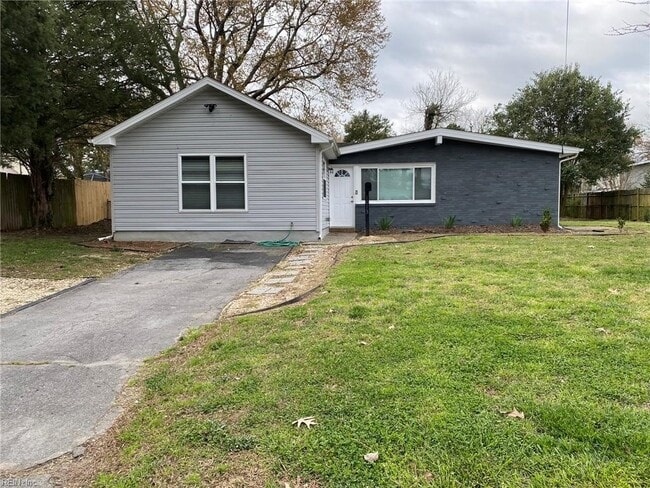 1013 Choctaw Ct in Virginia Beach, VA - Building Photo - Building Photo