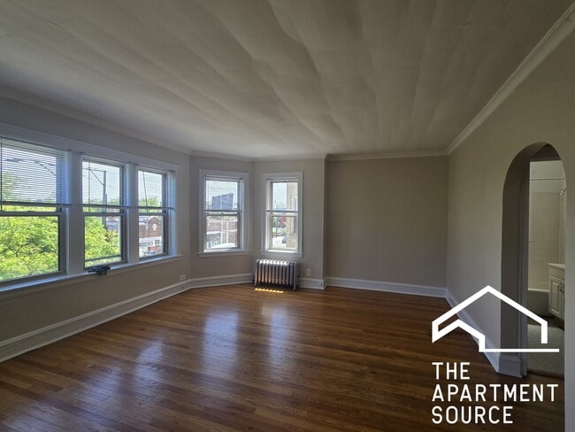 property at 5618 N Kimball Ave
